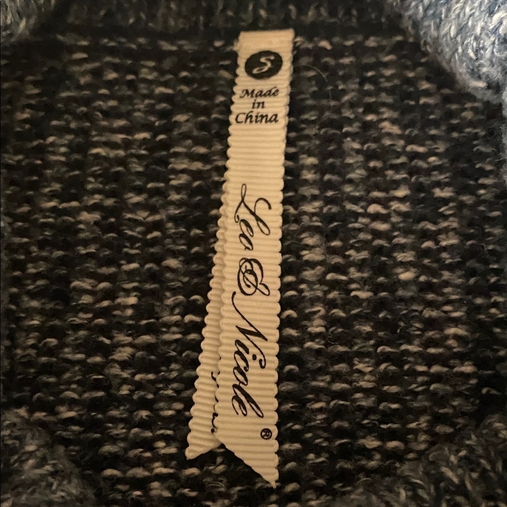 Leo & Nicole Cozy Blue Cowl Neck Oversized Sweater. Size S. - Picture 8 of 16
